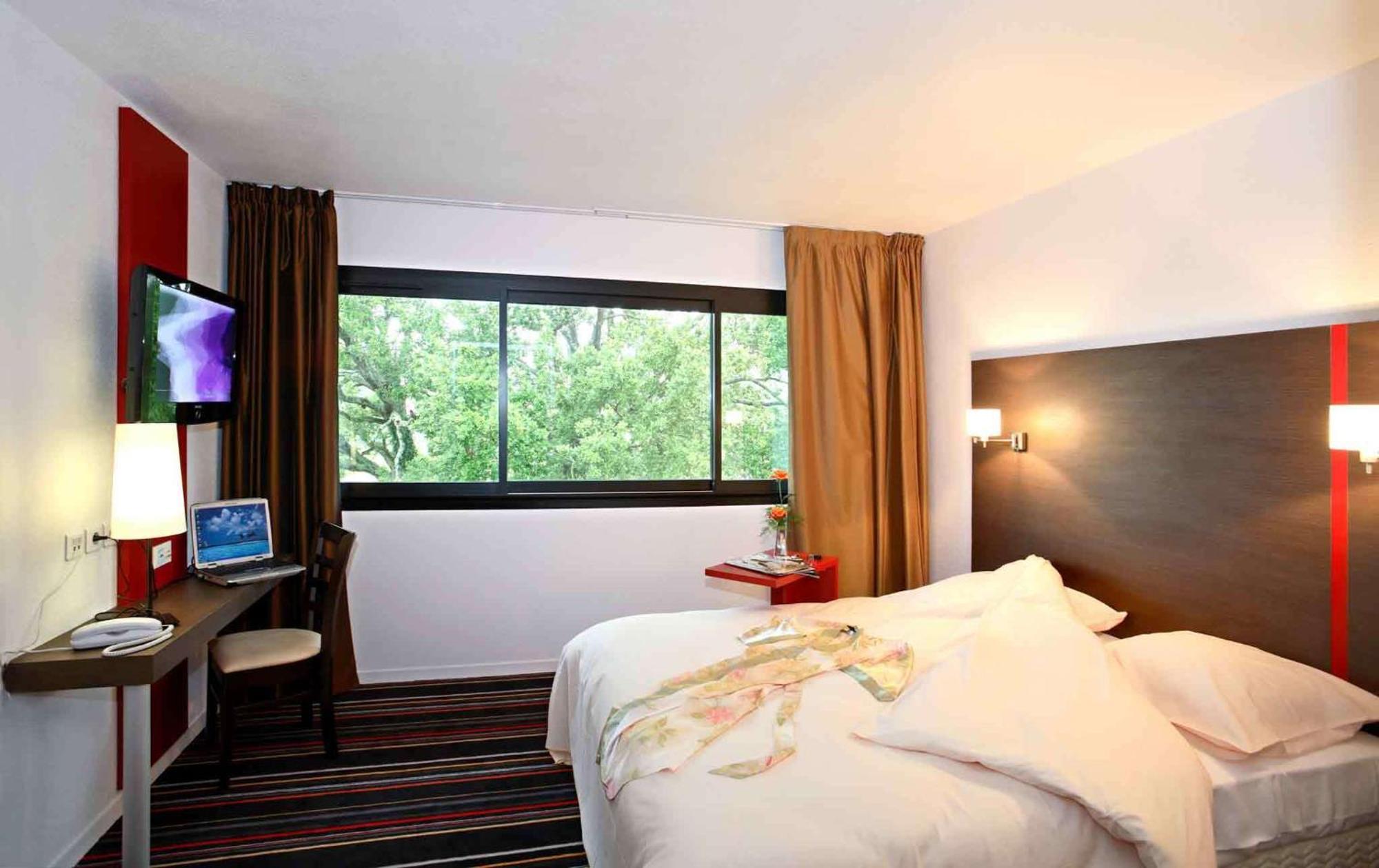 Ibis Styles Segre Hotel Exterior foto