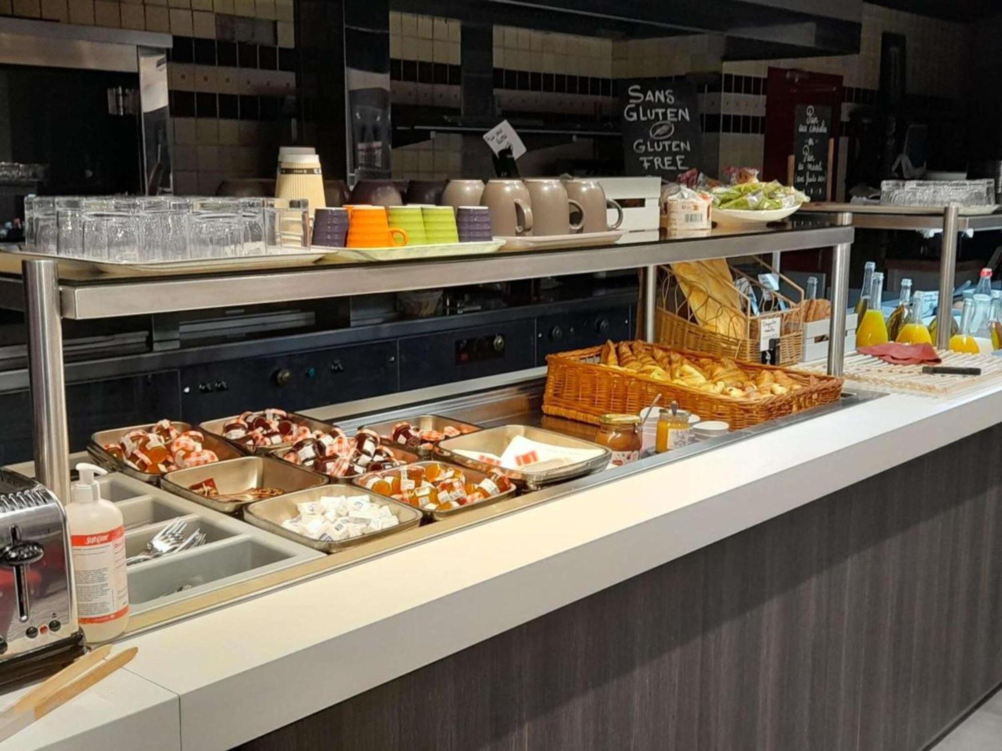 Ibis Styles Segre Hotel Exterior foto