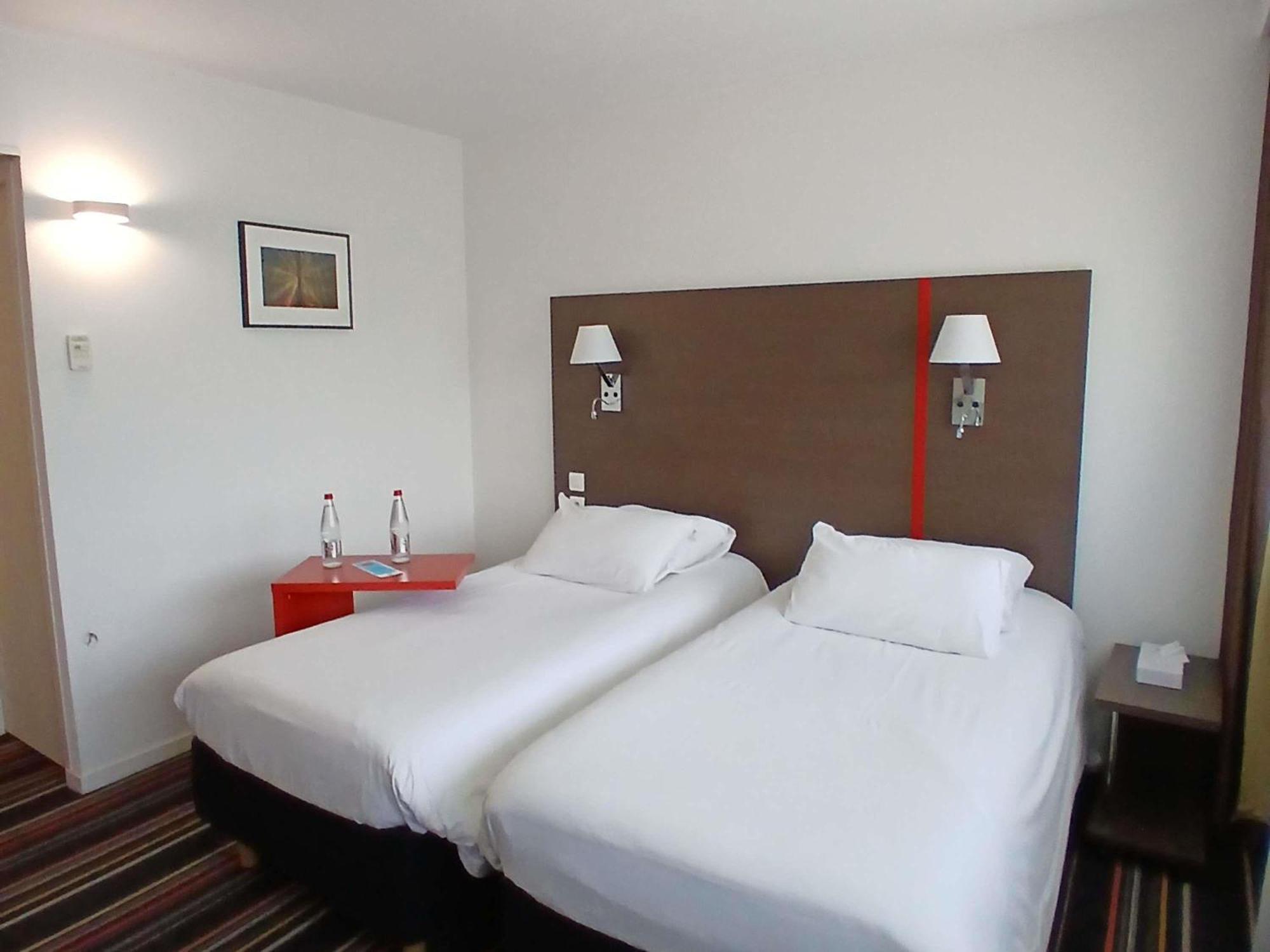 Ibis Styles Segre Hotel Exterior foto