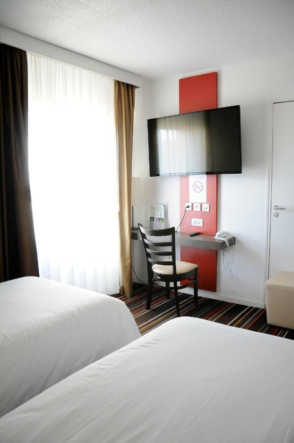 Ibis Styles Segre Hotel Exterior foto