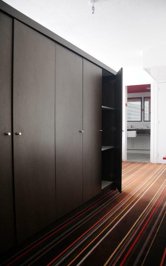 Ibis Styles Segre Hotel Exterior foto