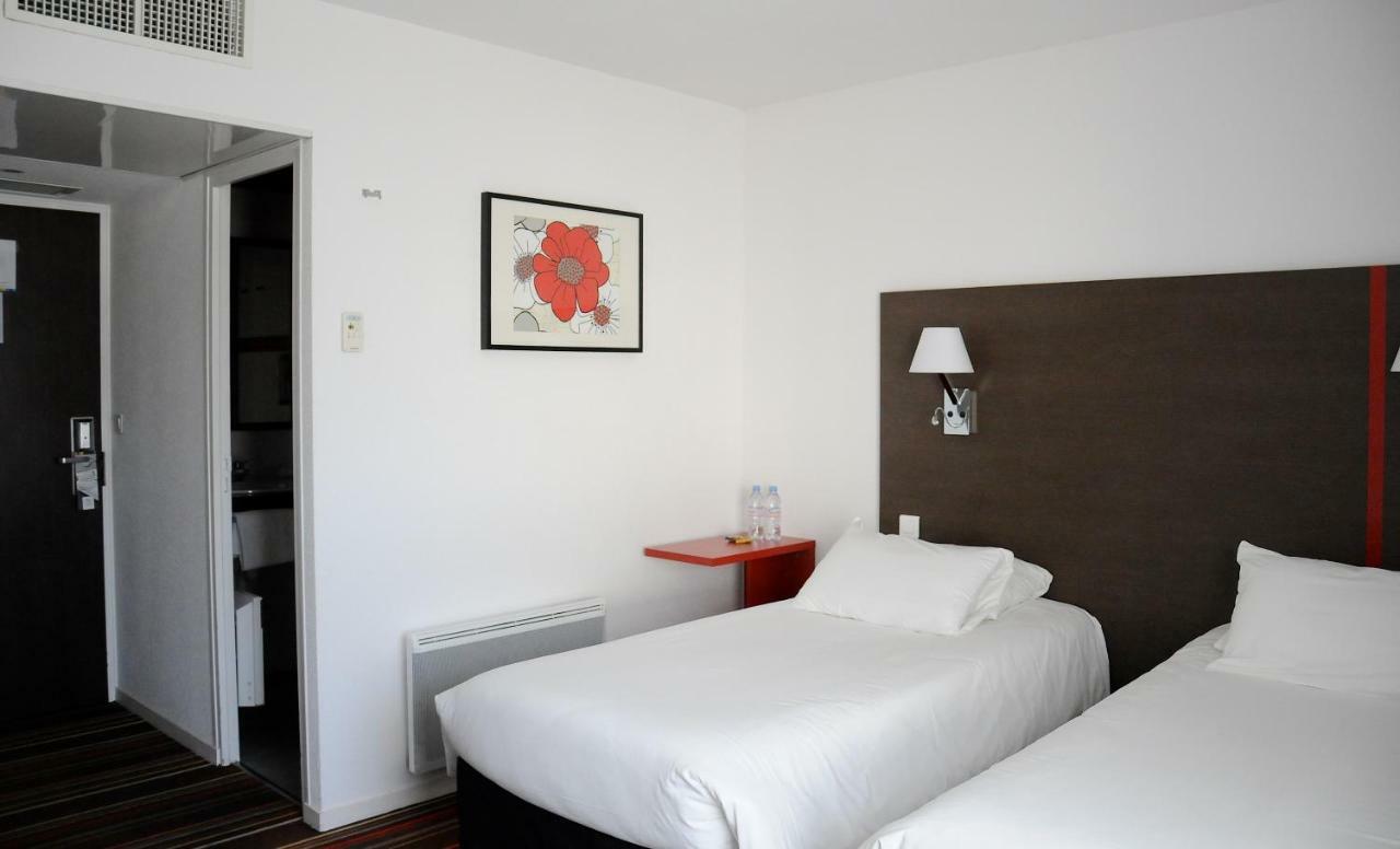 Ibis Styles Segre Hotel Exterior foto